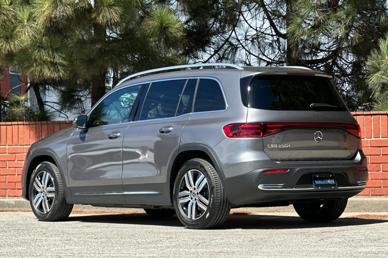 Certified 2025 Mercedes-Benz EQB 250+ image 7