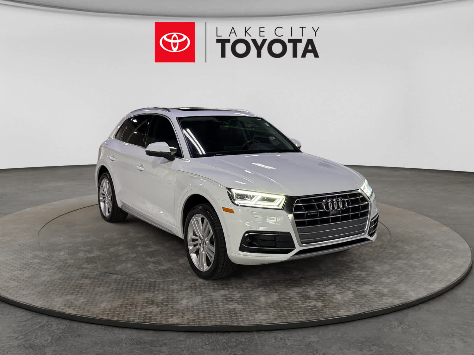 Used 2019 Audi Q5 Prestige w/ Prestige Package AWD/4WD image 13