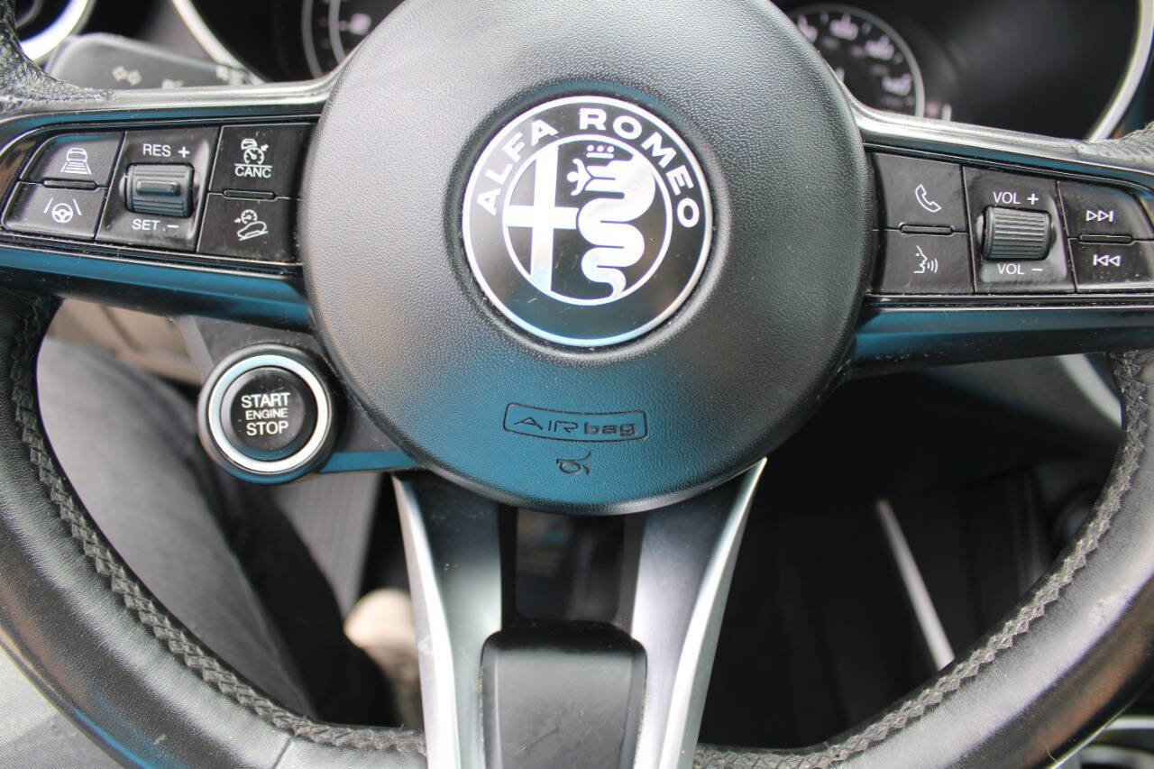 Used 2021 Alfa Romeo Stelvio Ti w/ Nero Edizione AWD/4WD image 14