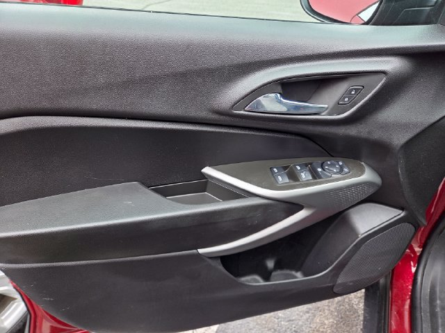 Used 2024 Chevrolet Trax RS FWD image 9
