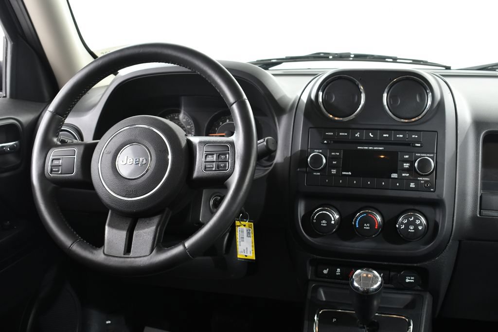 Used 2015 Jeep Patriot Latitude AWD/4WD image 8