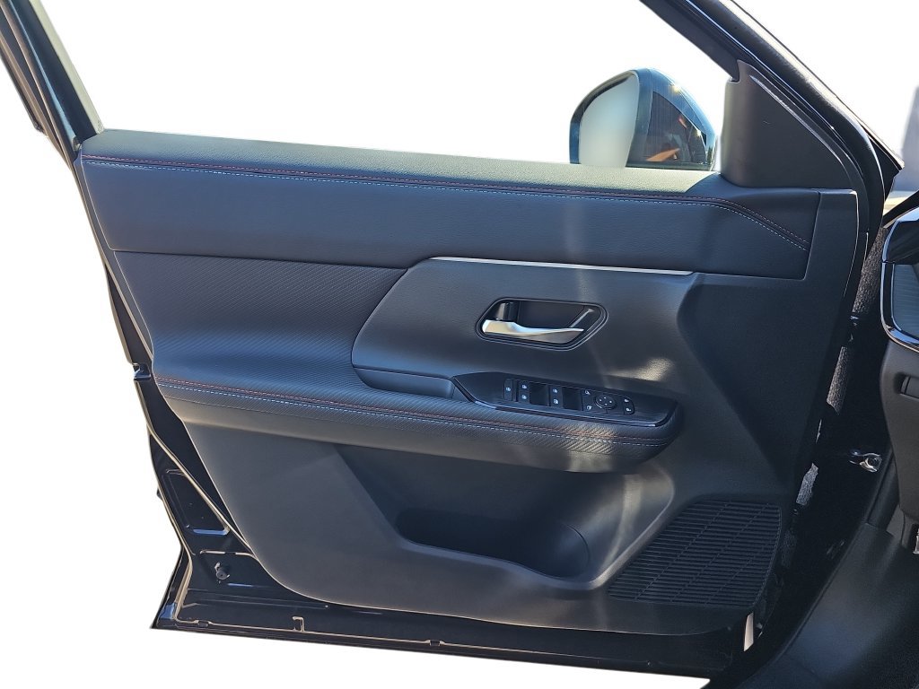 New 2027 Nissan Kicks SR w/ SR Premium Package FWD image 26