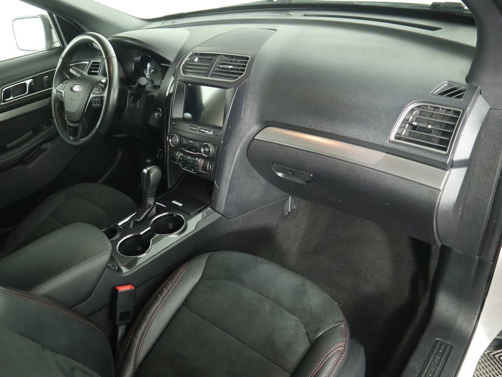Used 2019 Ford Explorer XLT w/ Equipment Group 202A image 17