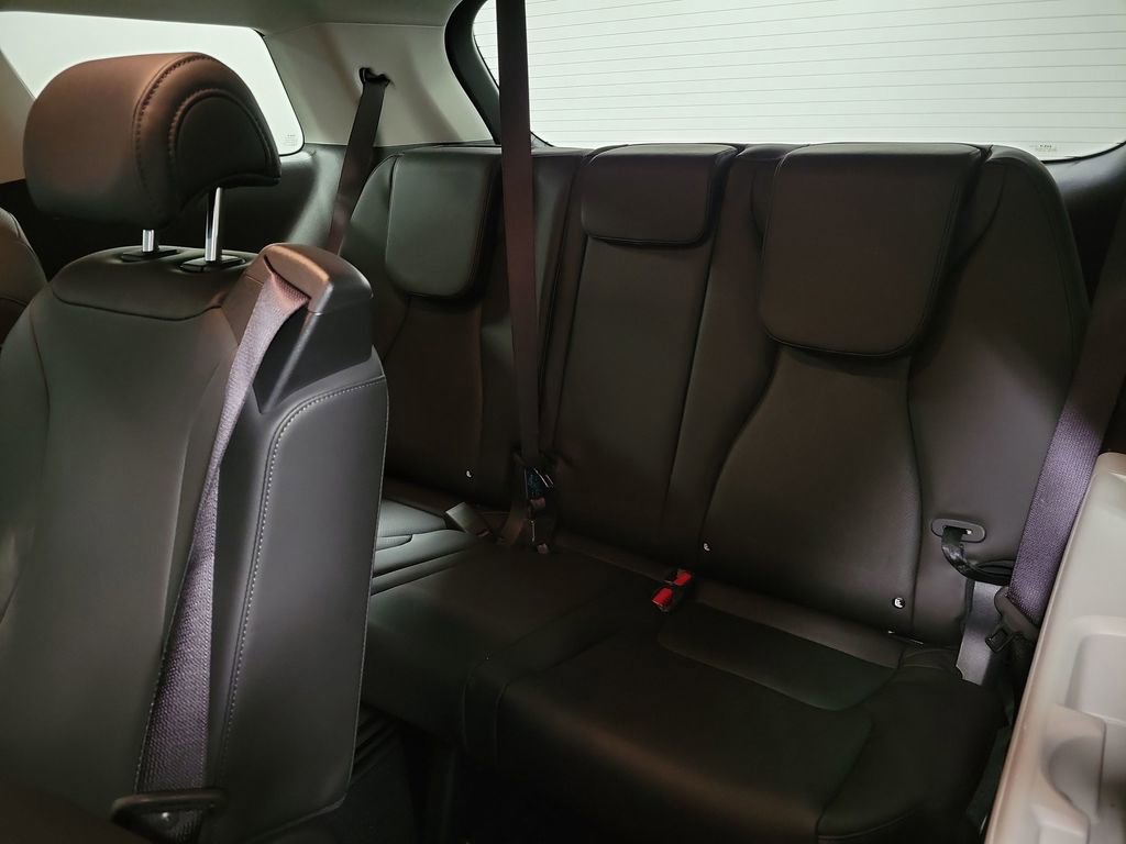 Used 2024 Kia Carnival LX image 21