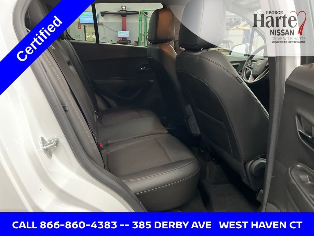 Used 2022 Chevrolet Trax LT w/ LT Convenience Package image 24