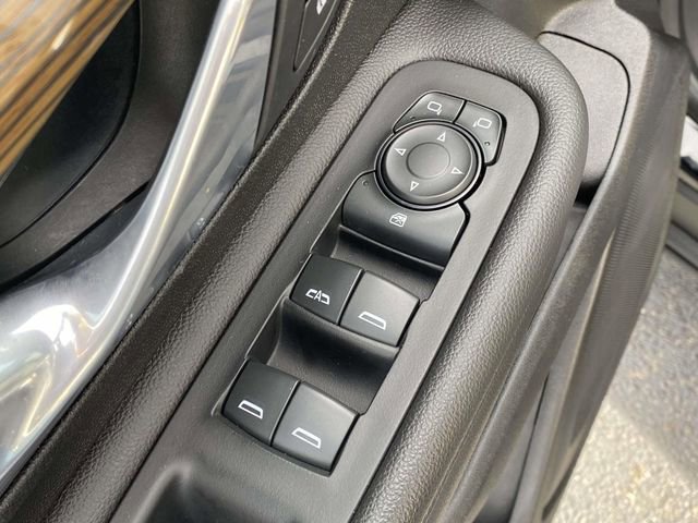 Used 2020 GMC Terrain SLE w/ Driver Convenience Package image 16