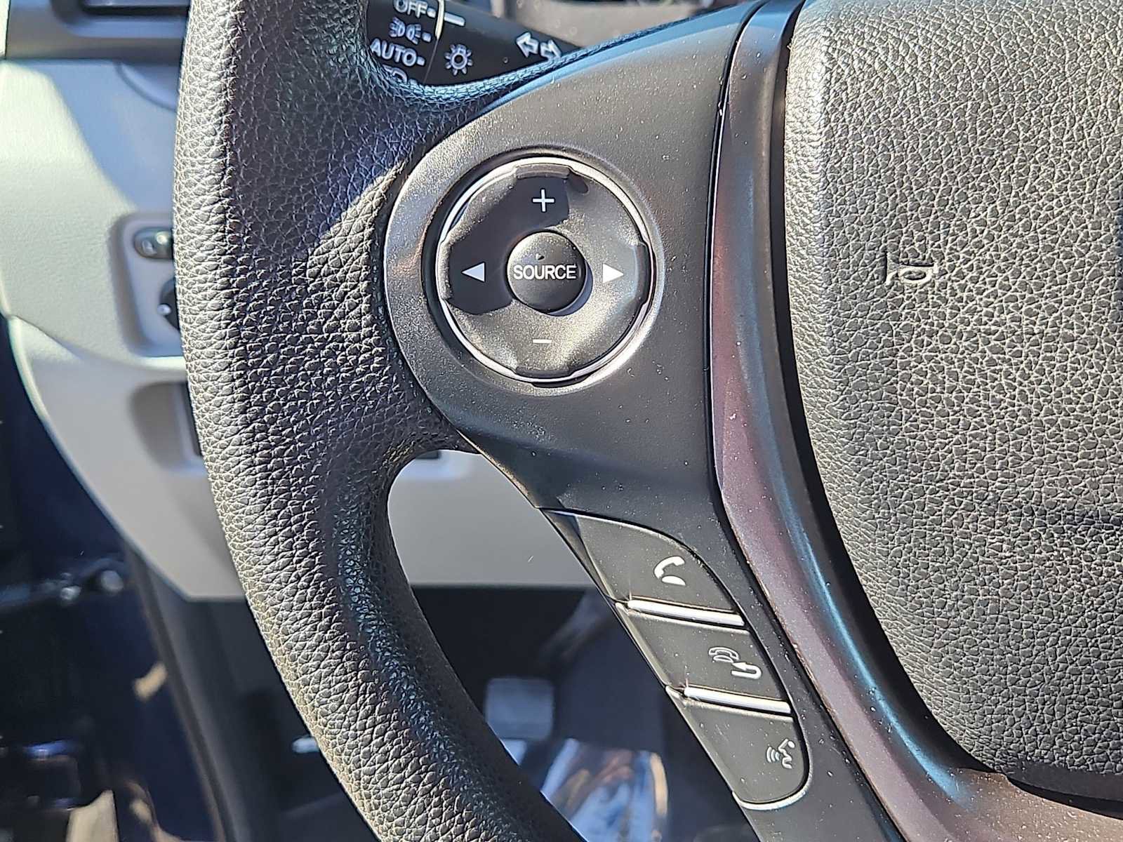 Used 2018 Honda Pilot LX image 19