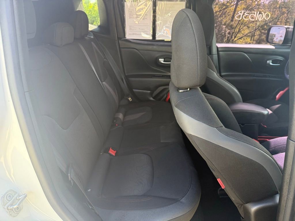 Used 2019 Jeep Renegade Trailhawk w/ Cold Weather Group II AWD/4WD image 15