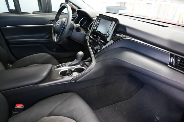 Used 2021 Toyota Camry LE FWD image 14