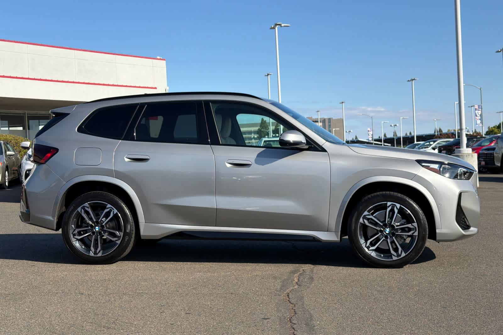 Used 2023 BMW X1 xDrive28i w/ Premium Package AWD/4WD image 6