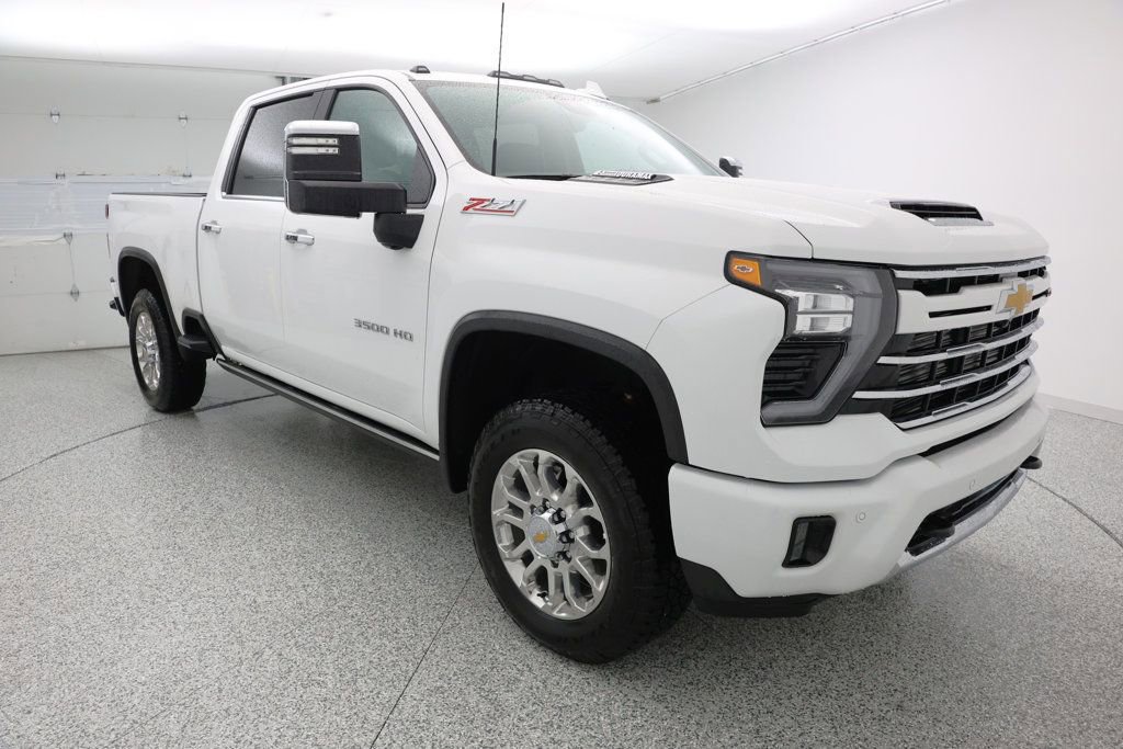 Used 2024 Chevrolet Silverado 3500 LTZ w/ LTZ Plus Package image 2