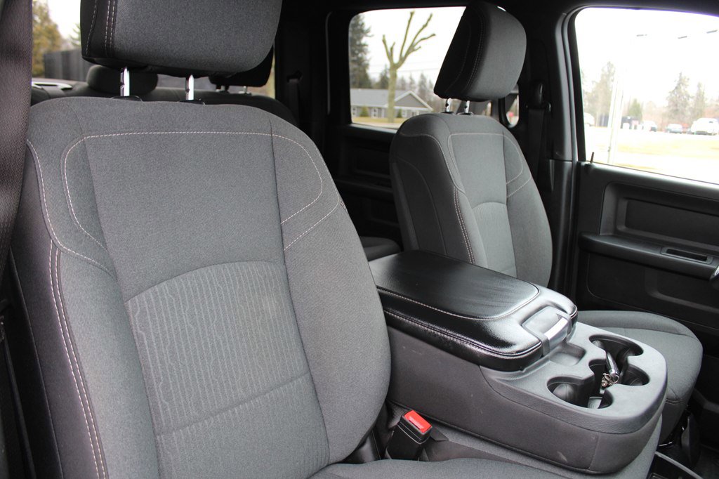 Used 2024 RAM 3500 Tradesman w/ Chrome Appearance Group image 25