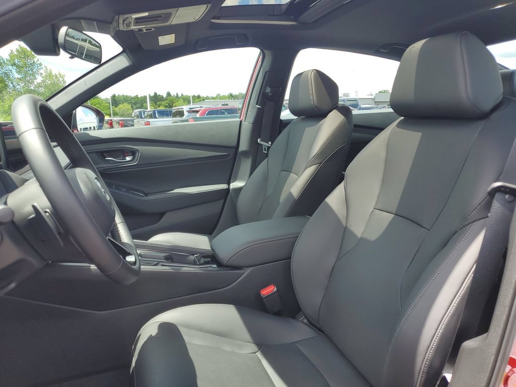 Used 2025 Honda Accord Sport image 5