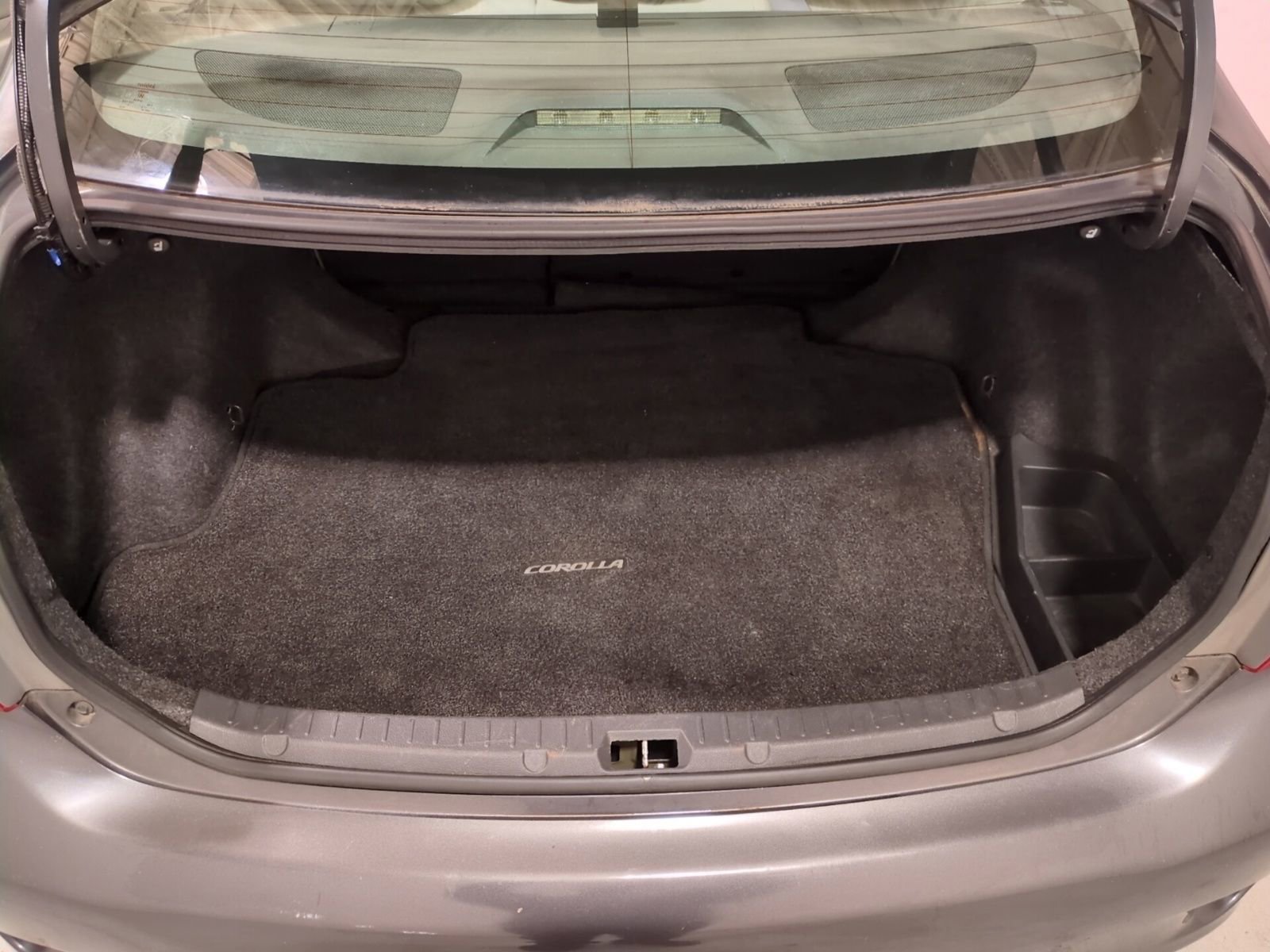 Used 2010 Toyota Corolla LE image 12