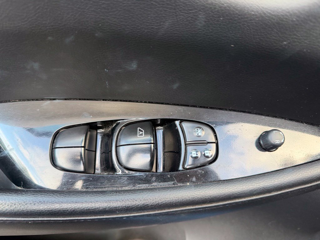 Used 2013 Nissan Leaf SL FWD image 11