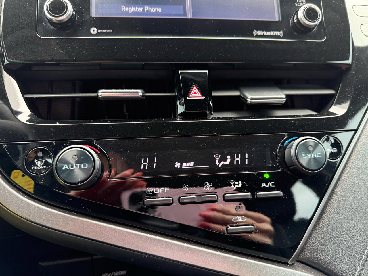 Used 2022 Toyota Camry SE image 30