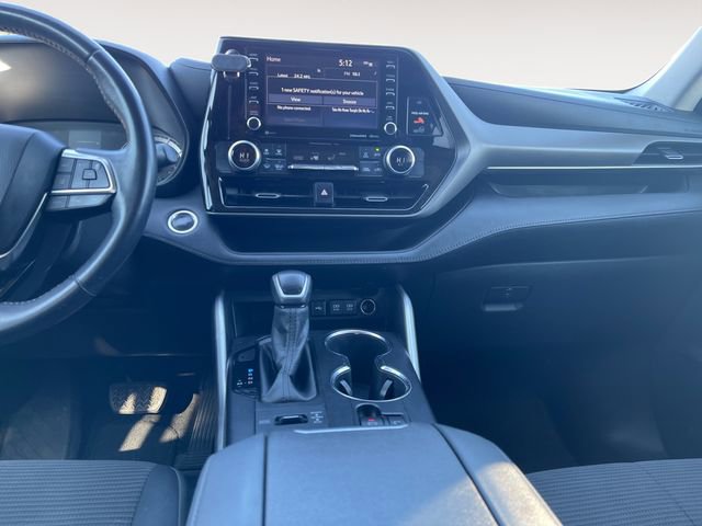 Used 2020 Toyota Highlander LE AWD/4WD image 11