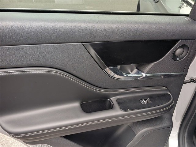 Used 2020 Lincoln Corsair Reserve w/ Equipment Group 201A image 27