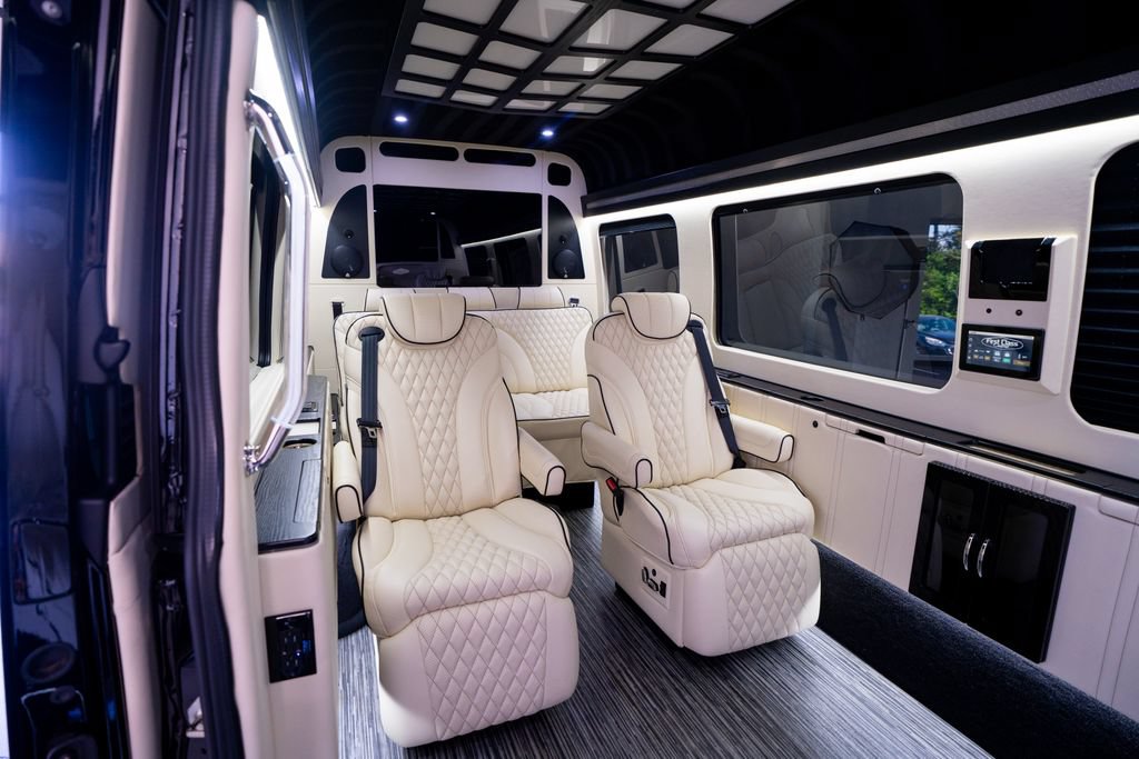 Used 2019 Mercedes-Benz Sprinter 170 image 35