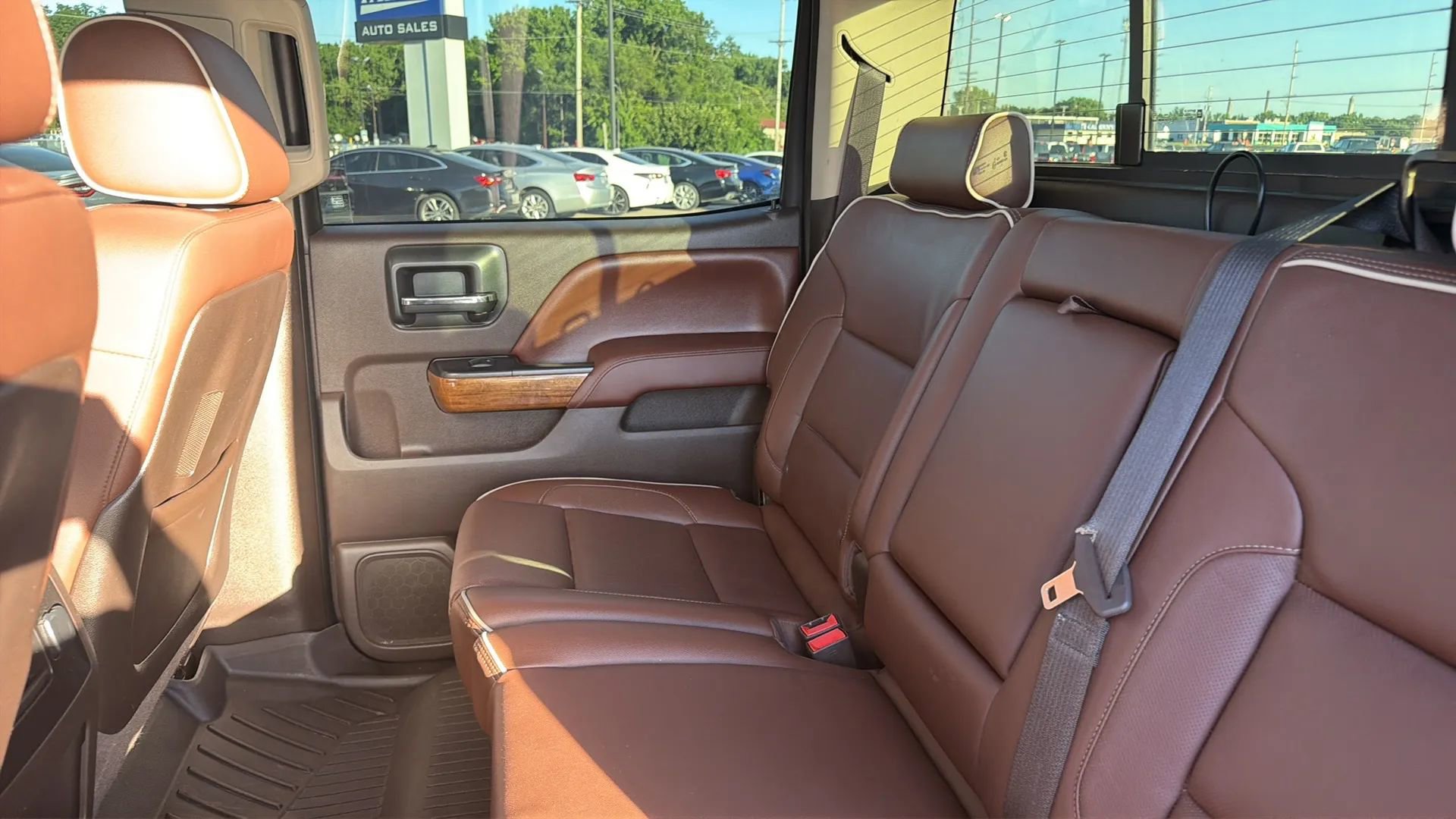 Used 2015 Chevrolet Silverado 2500 High Country w/ Duramax Plus Package AWD/4WD image 45