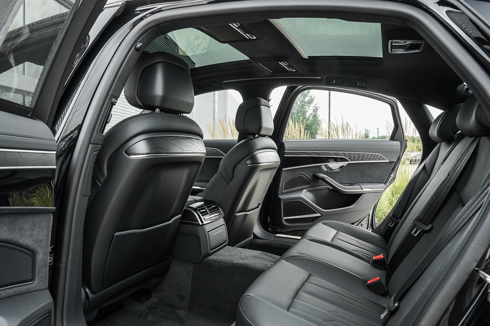 New 2025 Audi A8 L 3.0T image 21