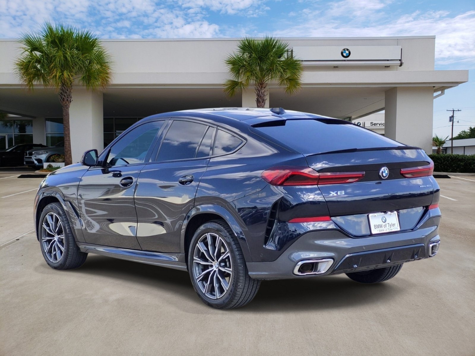 Certified 2024 BMW X6 xDrive40i w/ Premium Package AWD/4WD image 4