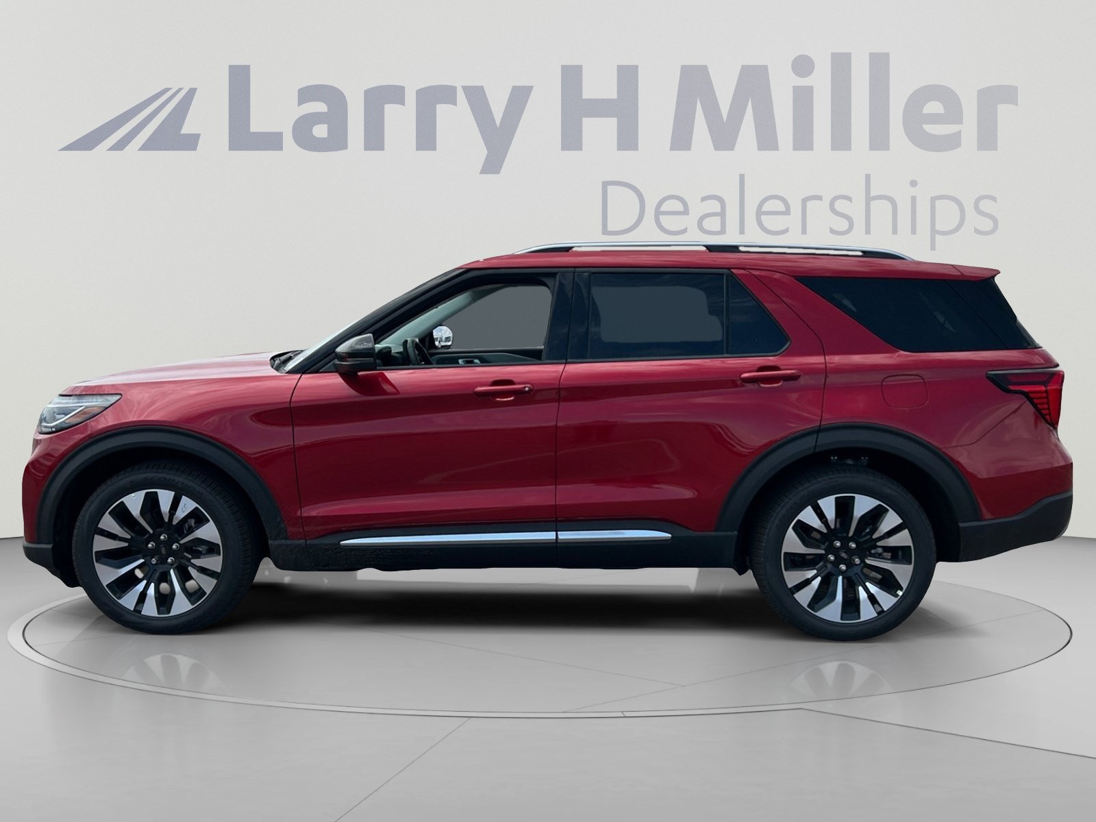 New 2026 Ford Explorer Platinum w/ LUX Leather Package AWD/4WD image 2