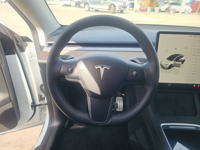 Used 2022 Tesla Model Y Performance image 3