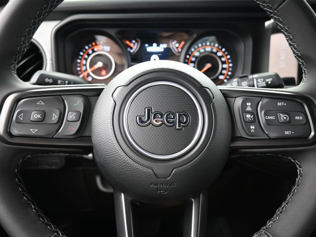 Used 2025 Jeep Wrangler Unlimited Sport AWD/4WD image 25