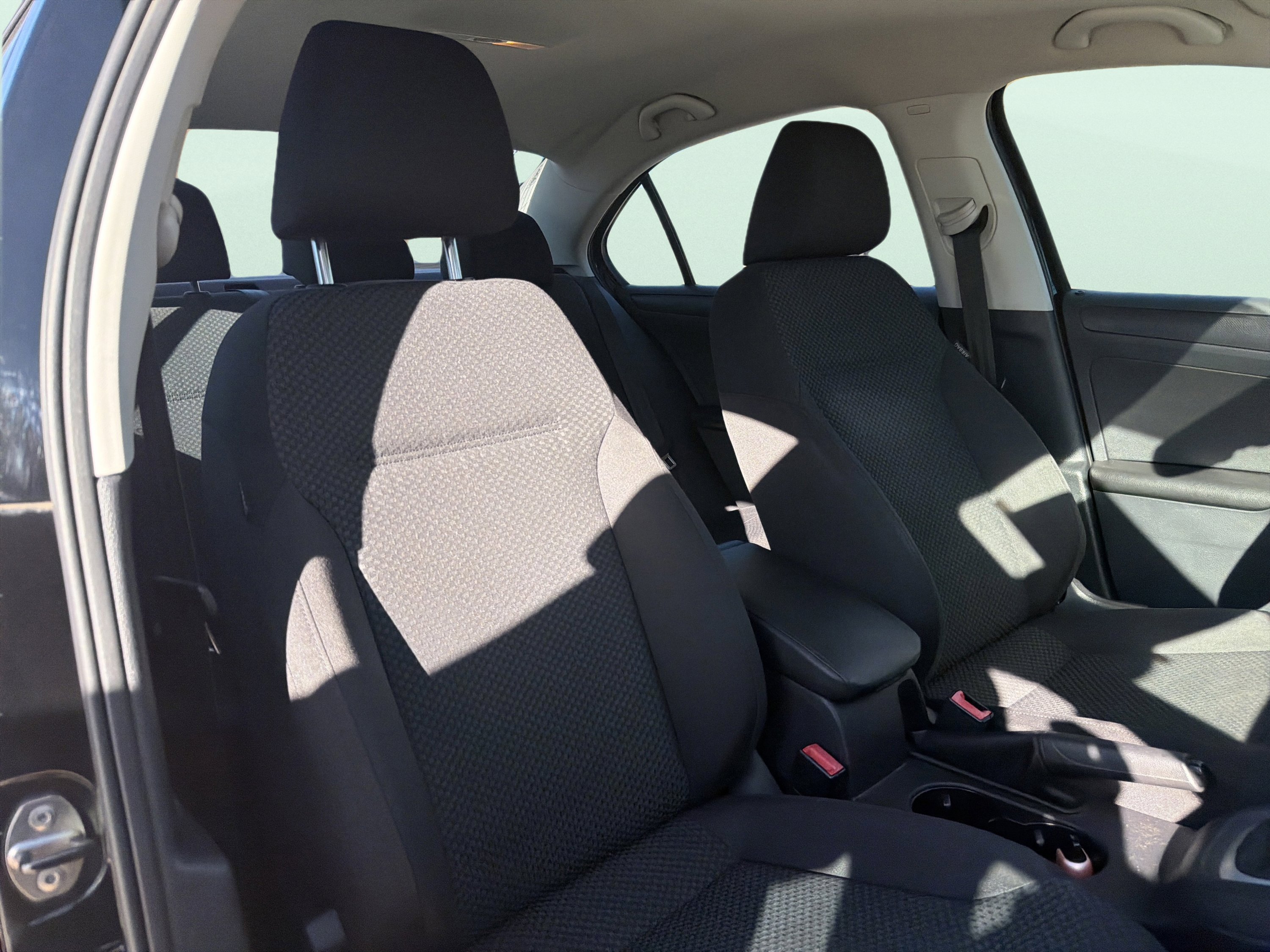 Used 2014 Volkswagen Jetta S image 41