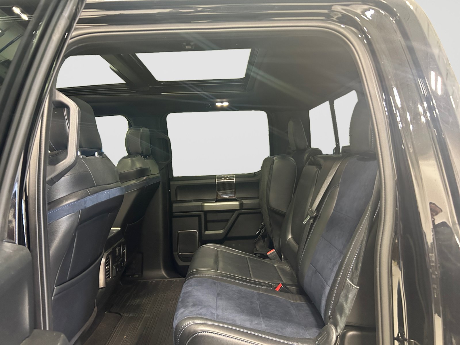Used 2019 Ford F150 Raptor w/ Equipment Group 802A Luxury AWD/4WD image 13