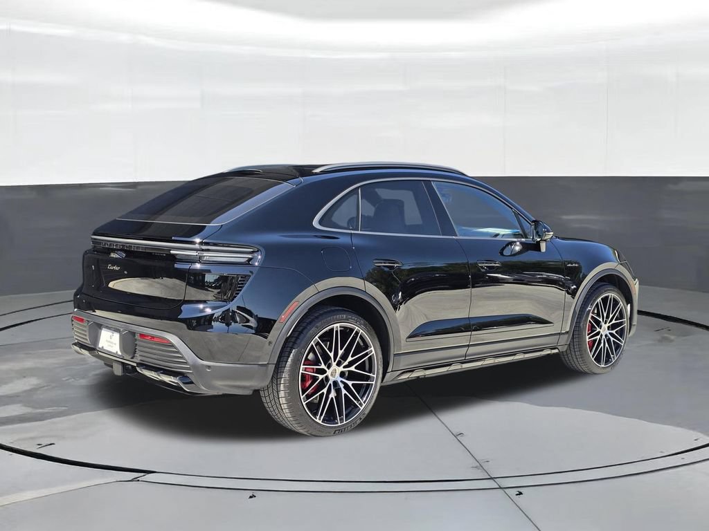 Certified 2025 Porsche Macan Turbo Electric AWD/4WD image 8
