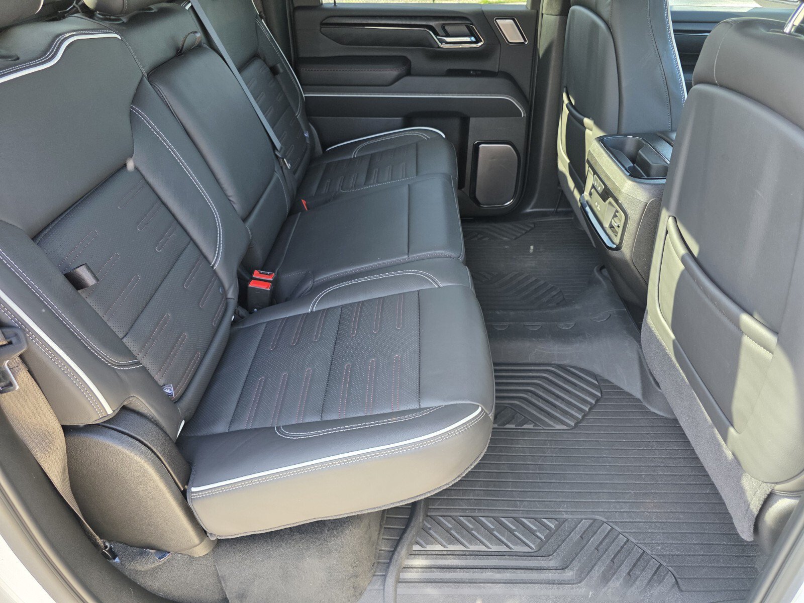 Used 2025 GMC Sierra 2500 AT4X w/ AT4X AEV Edition AWD/4WD image 5