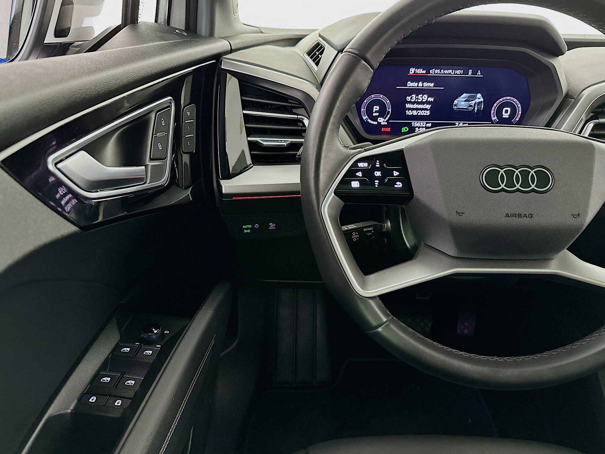 Used 2024 Audi Q4 e-tron Prestige image 10