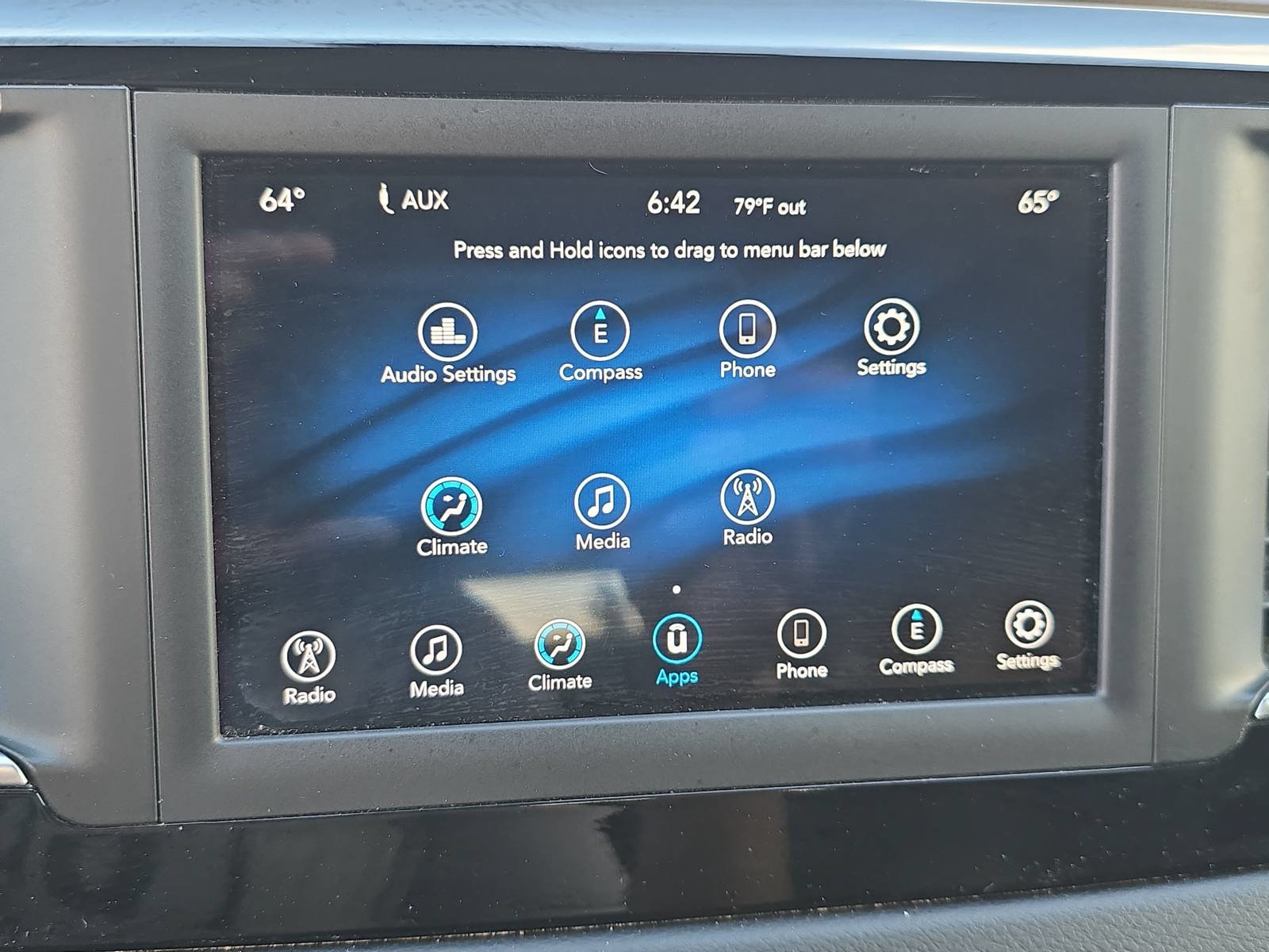 Used 2018 Chrysler Pacifica Touring Plus w/ Tire & Wheel Group FWD image 23