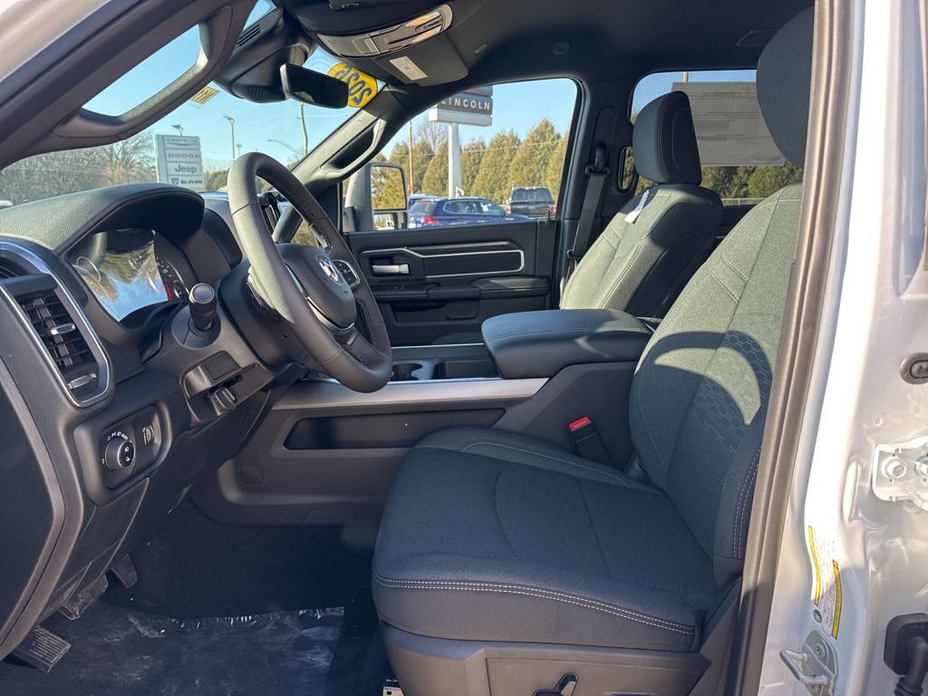 New 2026 RAM 3500 Big Horn AWD/4WD image 7