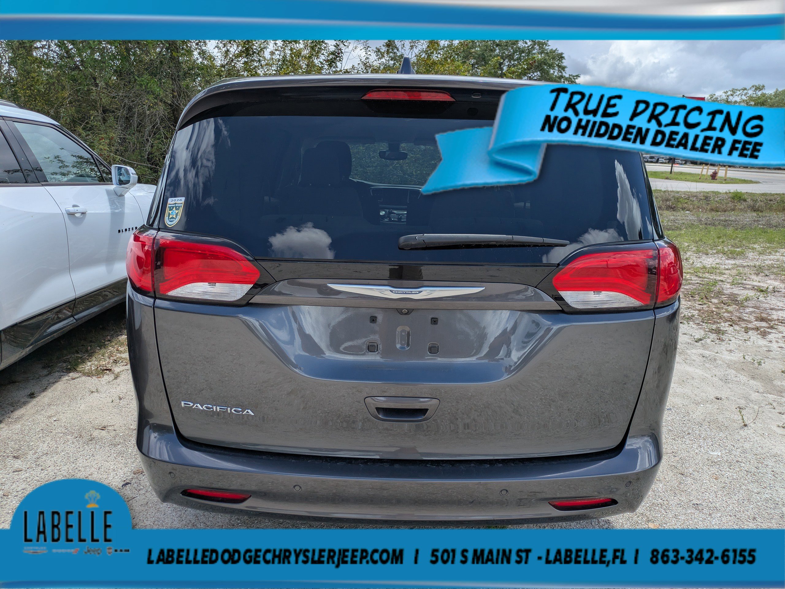 Used 2017 Chrysler Pacifica Touring FWD image 5