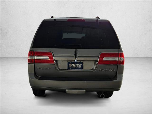 Used 2008 Lincoln Navigator image 4