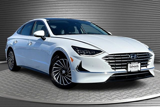 Used 2023 Hyundai Sonata Limited w/ Winter Weather Package FWD image 3