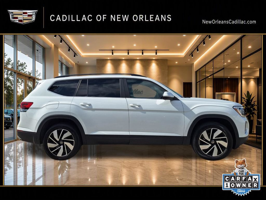 Used 2025 Volkswagen Atlas SE FWD image 2