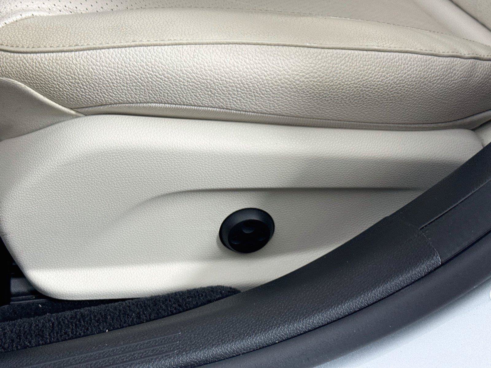 Used 2019 Mercedes-Benz E 300 image 33
