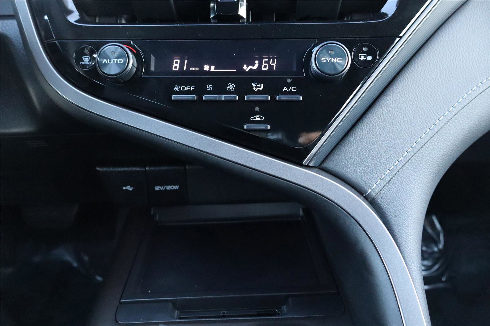 Used 2024 Toyota Camry SE image 22