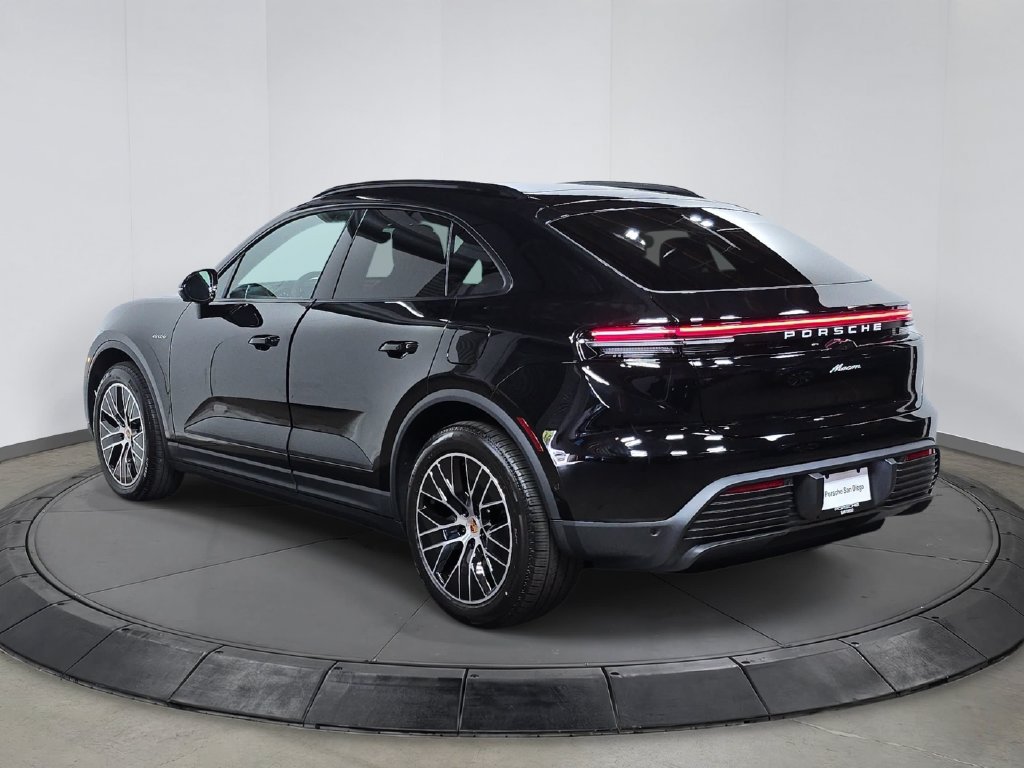 New 2026 Porsche Macan Electric RWD image 3