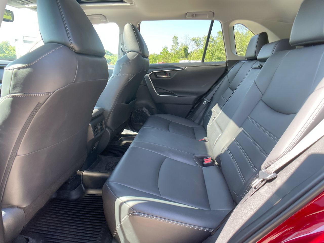 Used 2019 Toyota RAV4 Limited AWD/4WD image 24