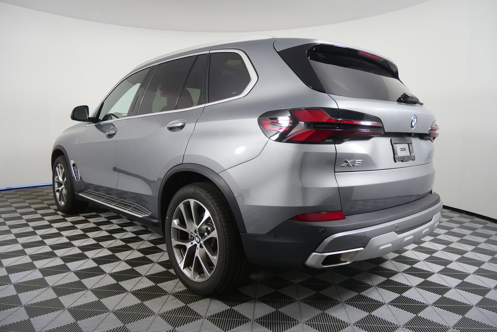 Certified 2026 BMW X5 sDrive40i image 5