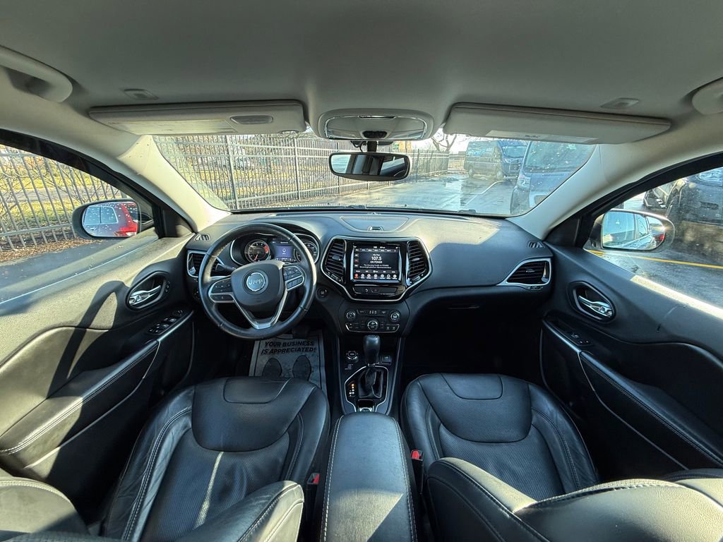 Used 2019 Jeep Cherokee Limited image 11