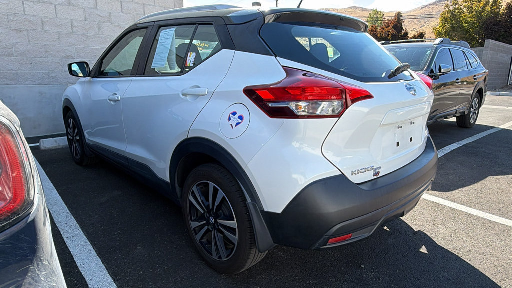 Used 2019 Nissan Kicks SV FWD image 3