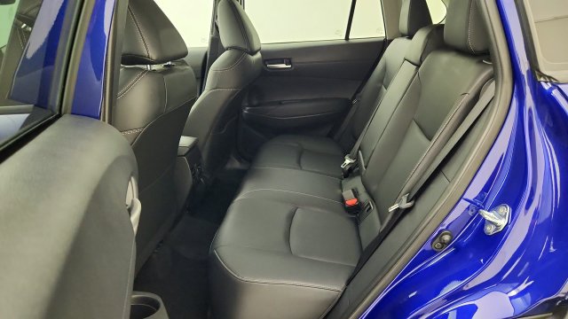 Used 2025 Toyota Corolla Cross XLE w/ Convenience Package FWD image 21