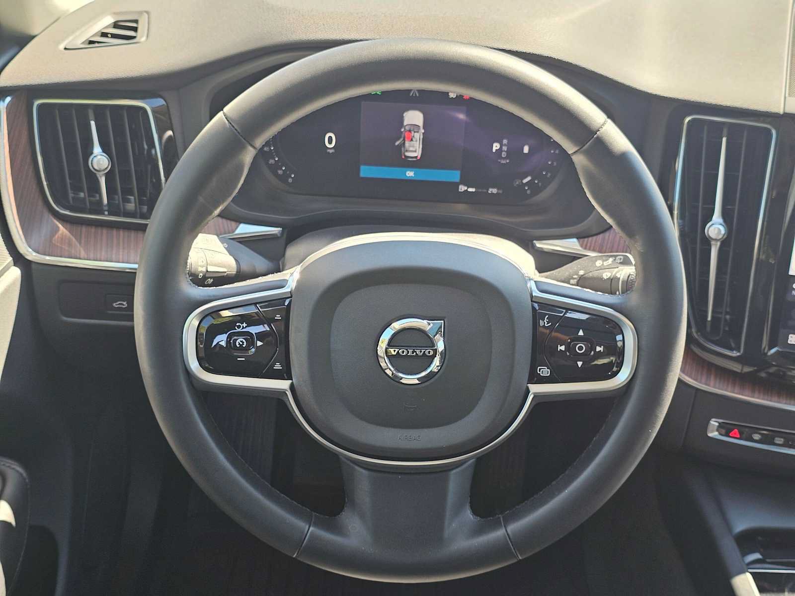 Used 2023 Volvo XC60 B5 Plus w/ Protection Package Premier AWD/4WD image 21