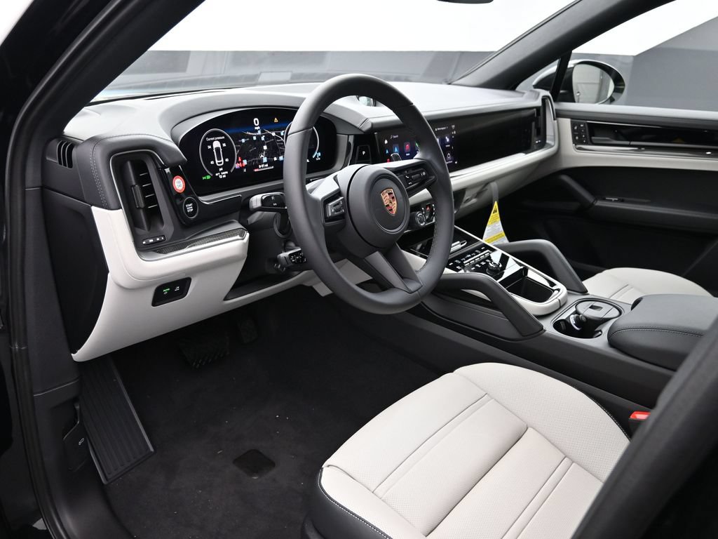 Certified 2026 Porsche Cayenne Coupe AWD/4WD image 4